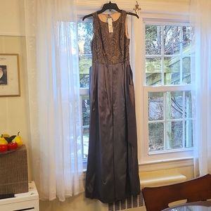 Eliza J Size 2 Gray Metallic Gown